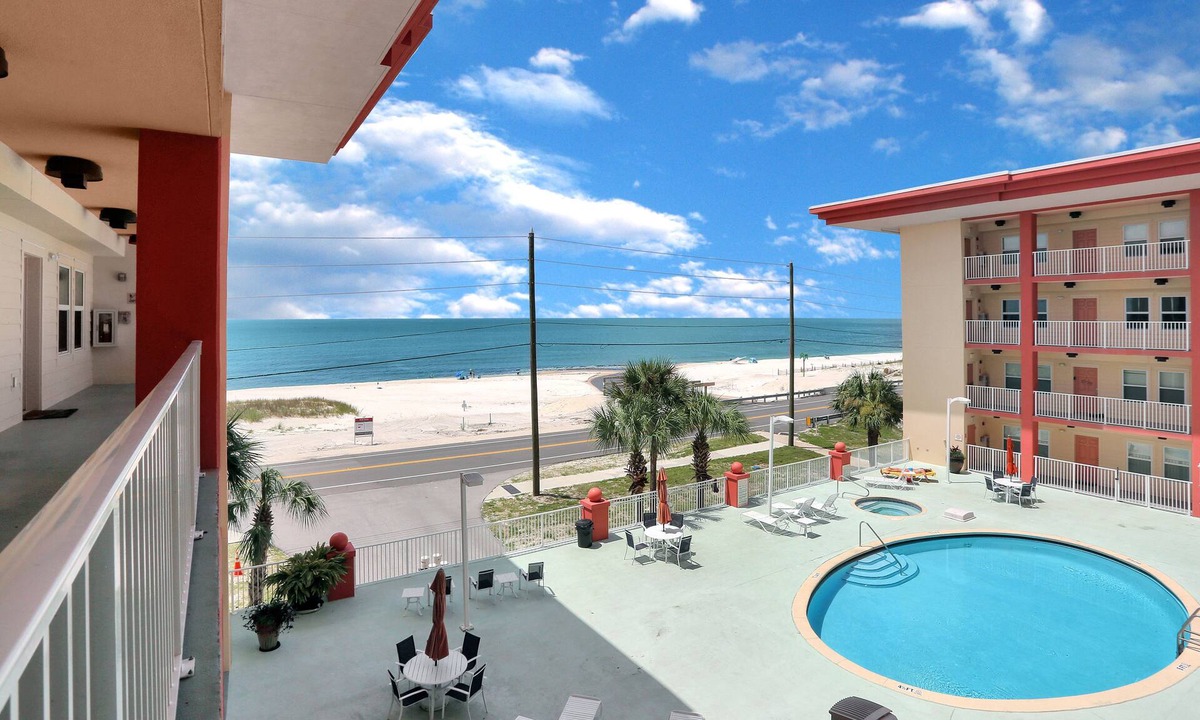 Mexico Beach Condo | Beach Views, Comm Pool & Fitness Room ~ Paradise Shores 310
