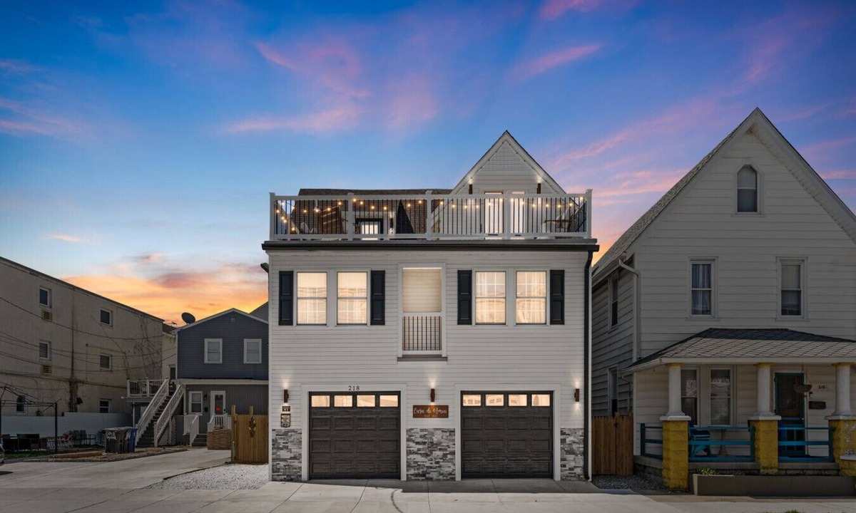 Wildwood House | Beach Villa with Ocean Views!