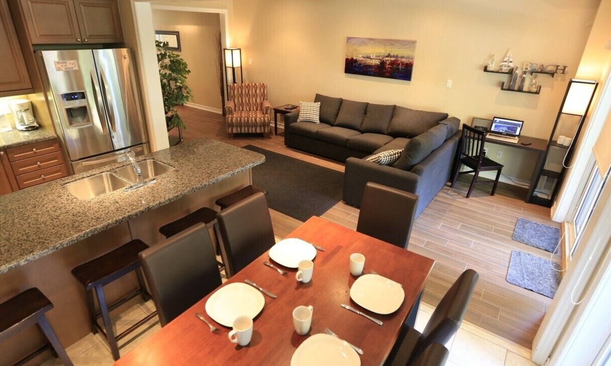 Wasaga Beach House | Beach1. com - Beach House # 4 - Beachfront Wasaga Beach