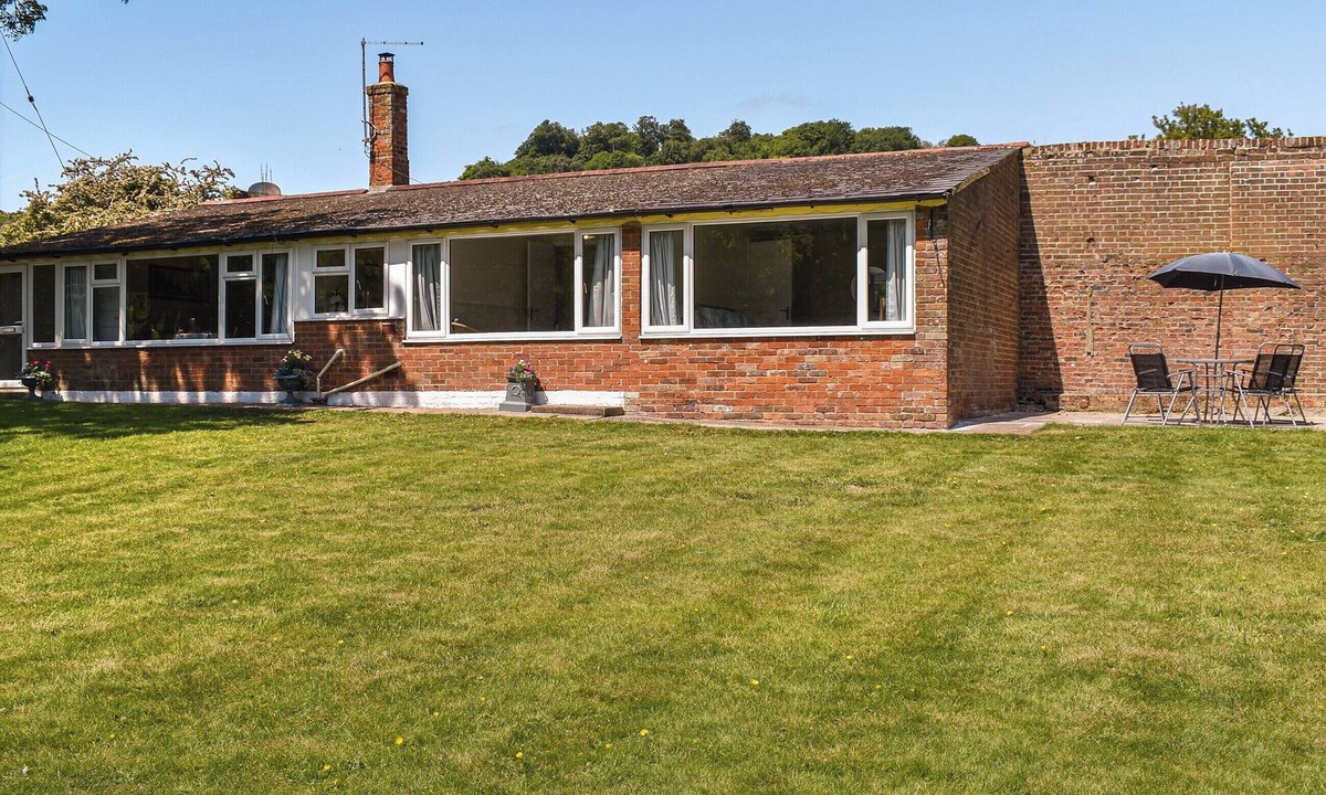 Etchinghill Cottage | Beachborough Park Summer House