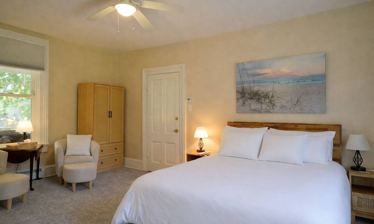 Still Pond Apartment | Beachcomber Suite