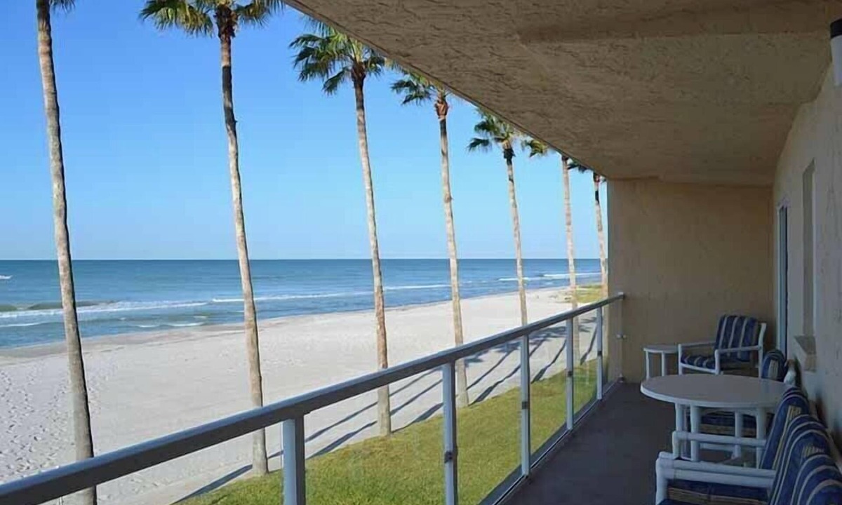 Longboat Key Condo | Beachcomber unit 202