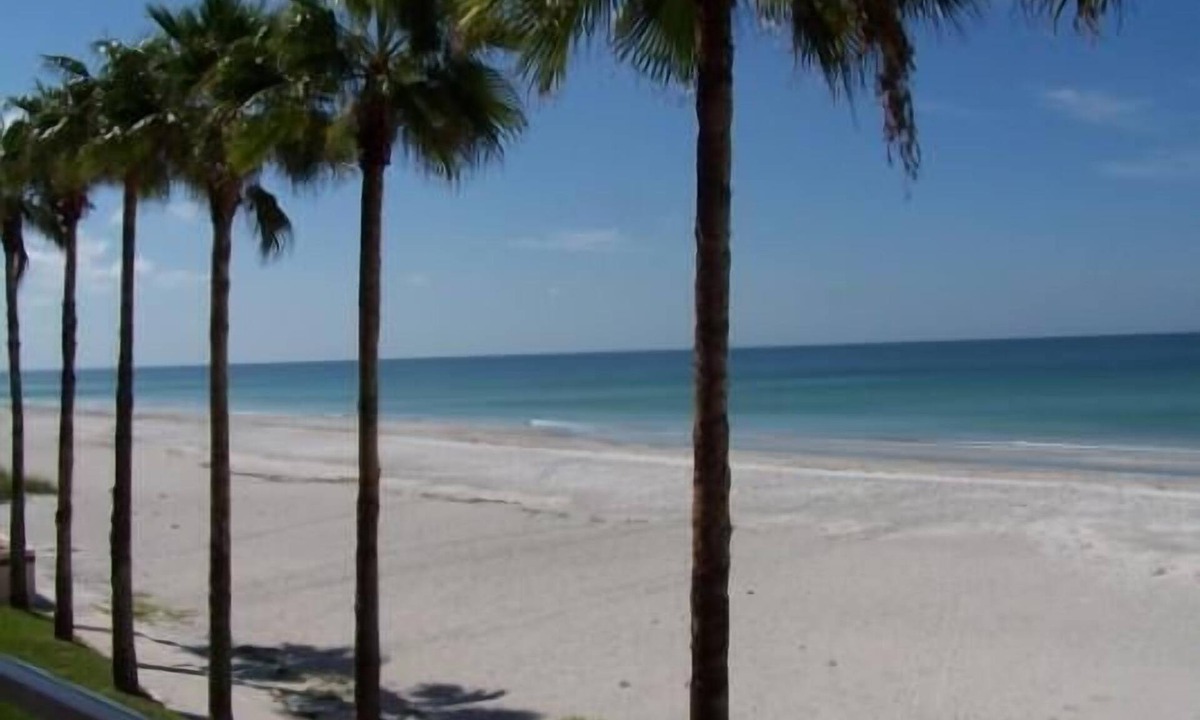 Longboat Key Condo | Beachcomber unit 208