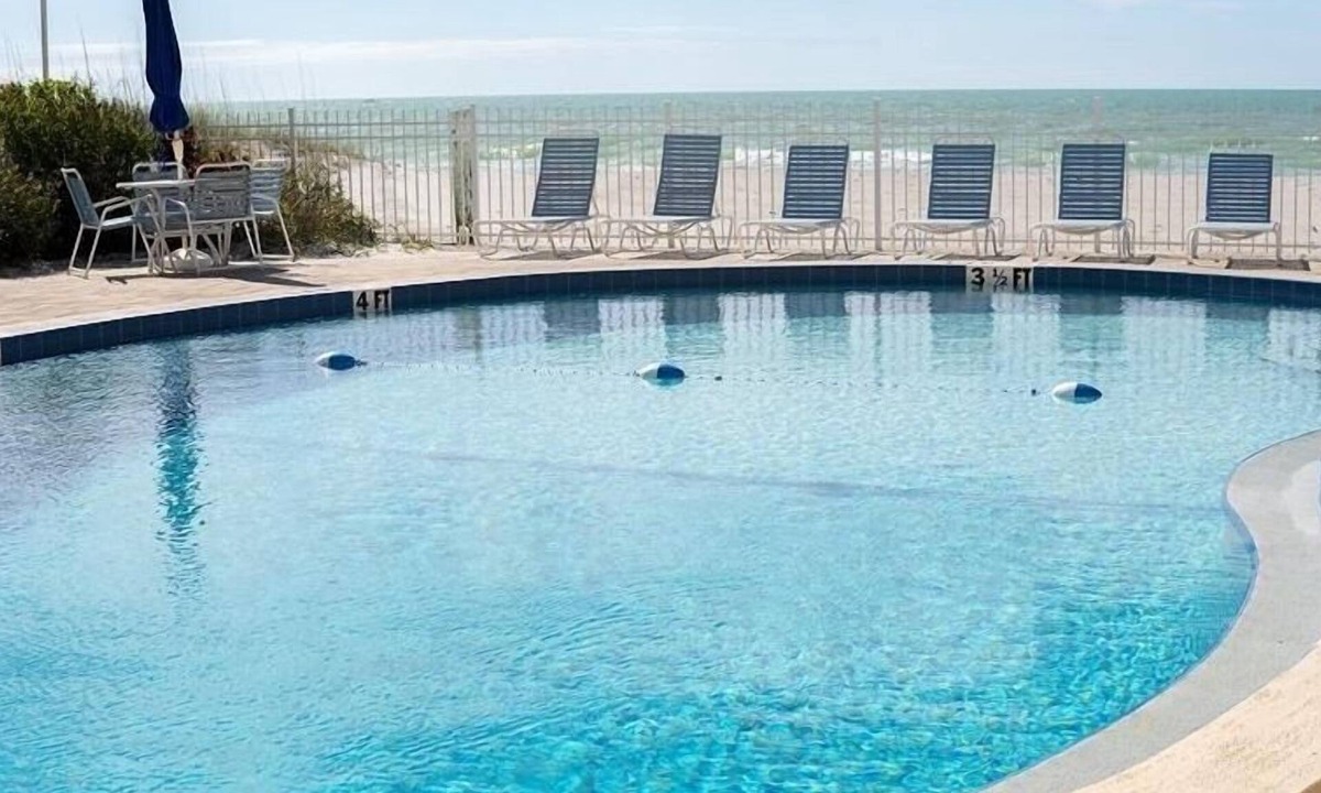 Longboat Key Condo | Beachcomber unit 305