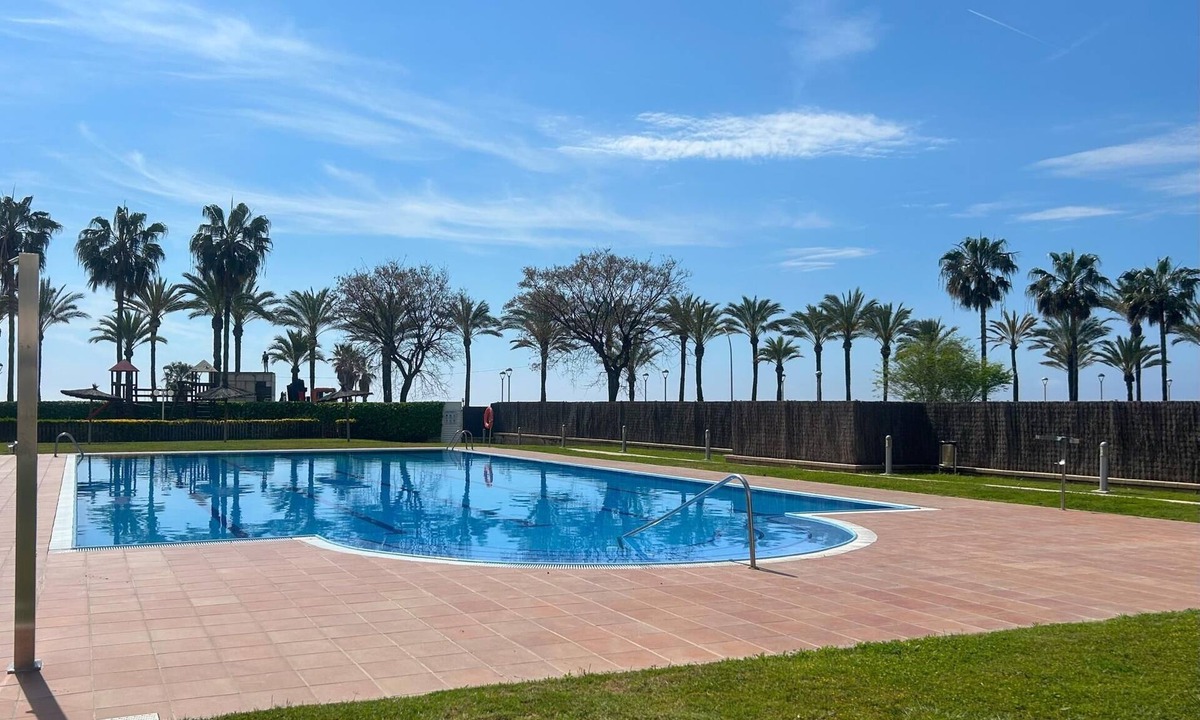 Vilanova I la Geltru Apartment | Beachfront Apartment W/Pool and Parking