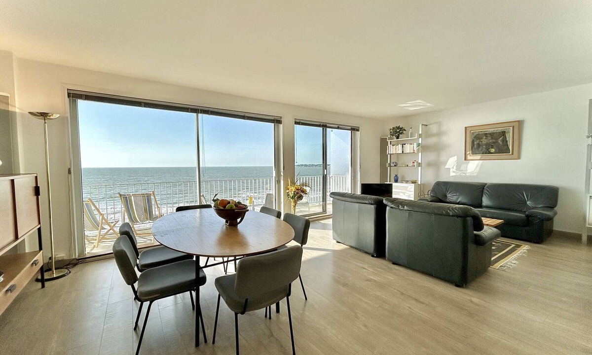 La Baule-Escoublac Apartment | Beachfront 2-Bedroom Apartment with Terrace and Parking in La Baule