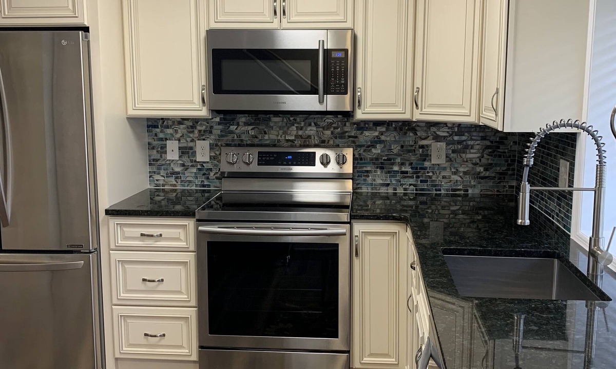 Southend Condo | Beachfront 2 Bedroom 2 Bath Condo