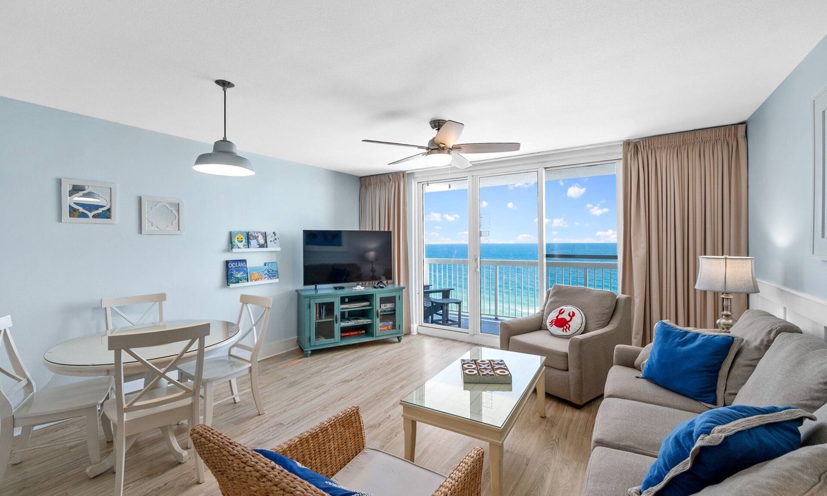 Destin Condo | BEACHFRONT - 280+ 5 star reviews - Remodeled - Tiki Bar - 3 Pools - 2 Hot Tubs