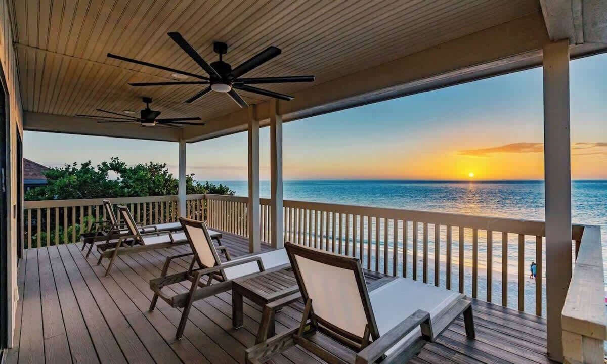 Jose's Hideaway House | Beachfront🌊3 KING suites & bunk room🛏️Pet Friendly🐾