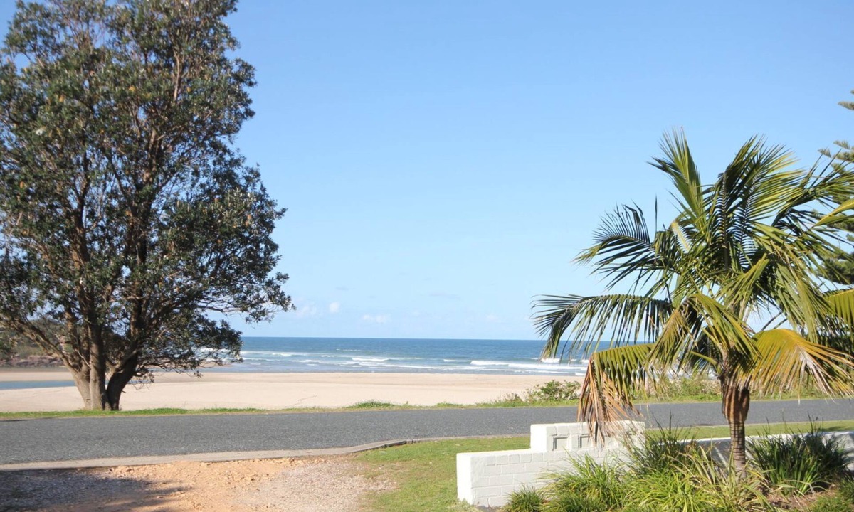 Lake Cathie Apartment | Beachfront 4 - opposite lake and beach