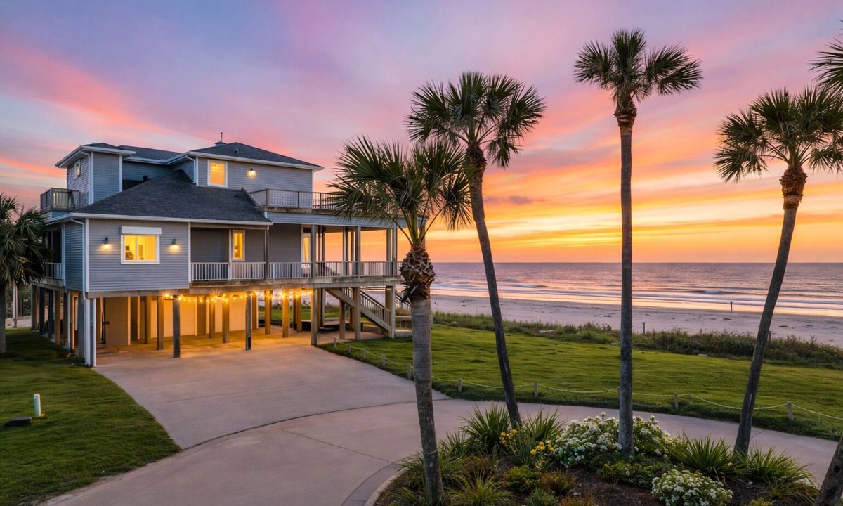 Pirates Beach West House | Beachfront 5BR | Hot Tub & Fire Pit | Game Room