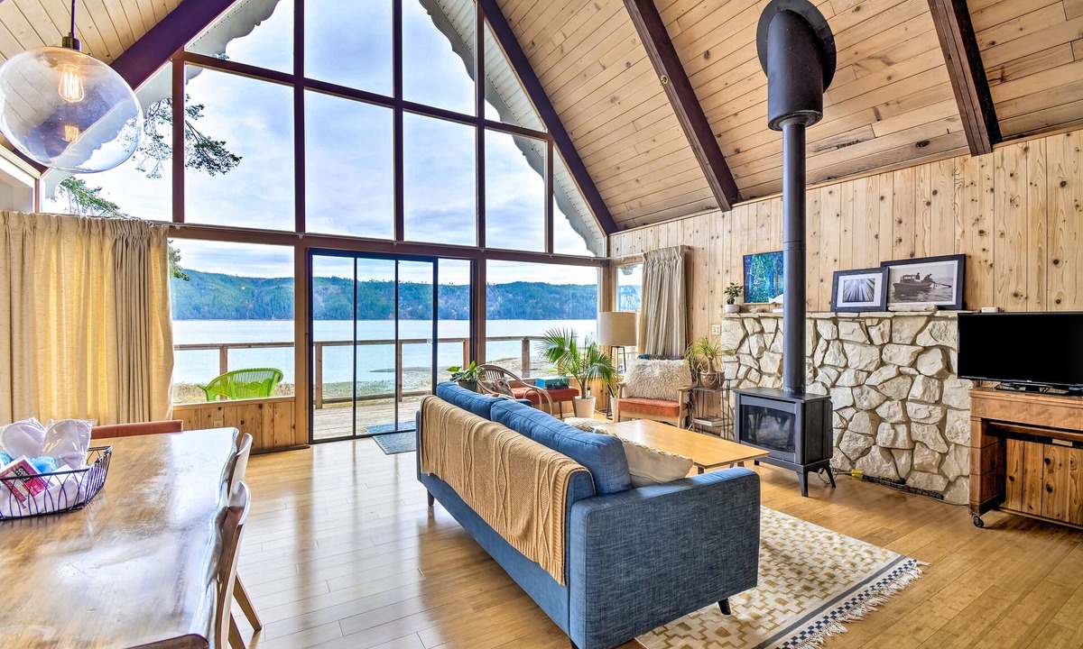 Lilliwaup House | Beachfront A-frame home with beach access, firepit, fireplace, grill, foosball