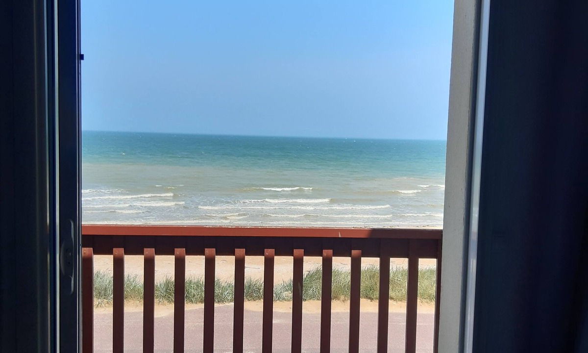 Bernieres-sur-Mer Apartment | Beachfront apartment on Juno Beach