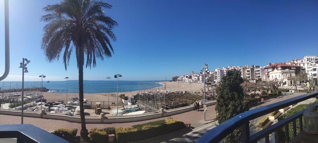 Sant Pol De Mar Apartment | Beachfront Apartment with Sea Views & Private Parking