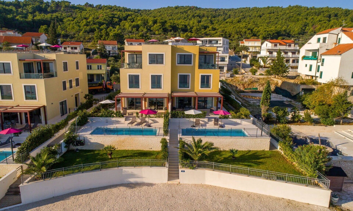 Slatine Apartment | Beachfront Apartment Lemonade IV