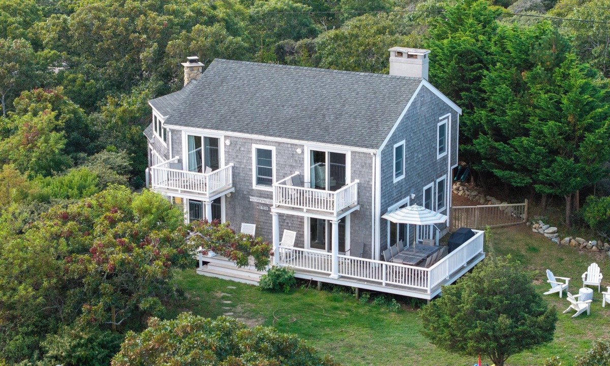 Aquinnah House | Beachfront Aquinnah home. Beautiful views!