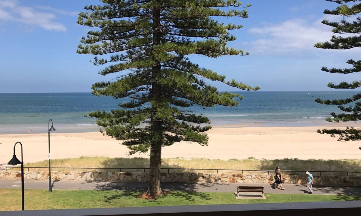 Glenelg Apartment | Beachfront at Glenelg