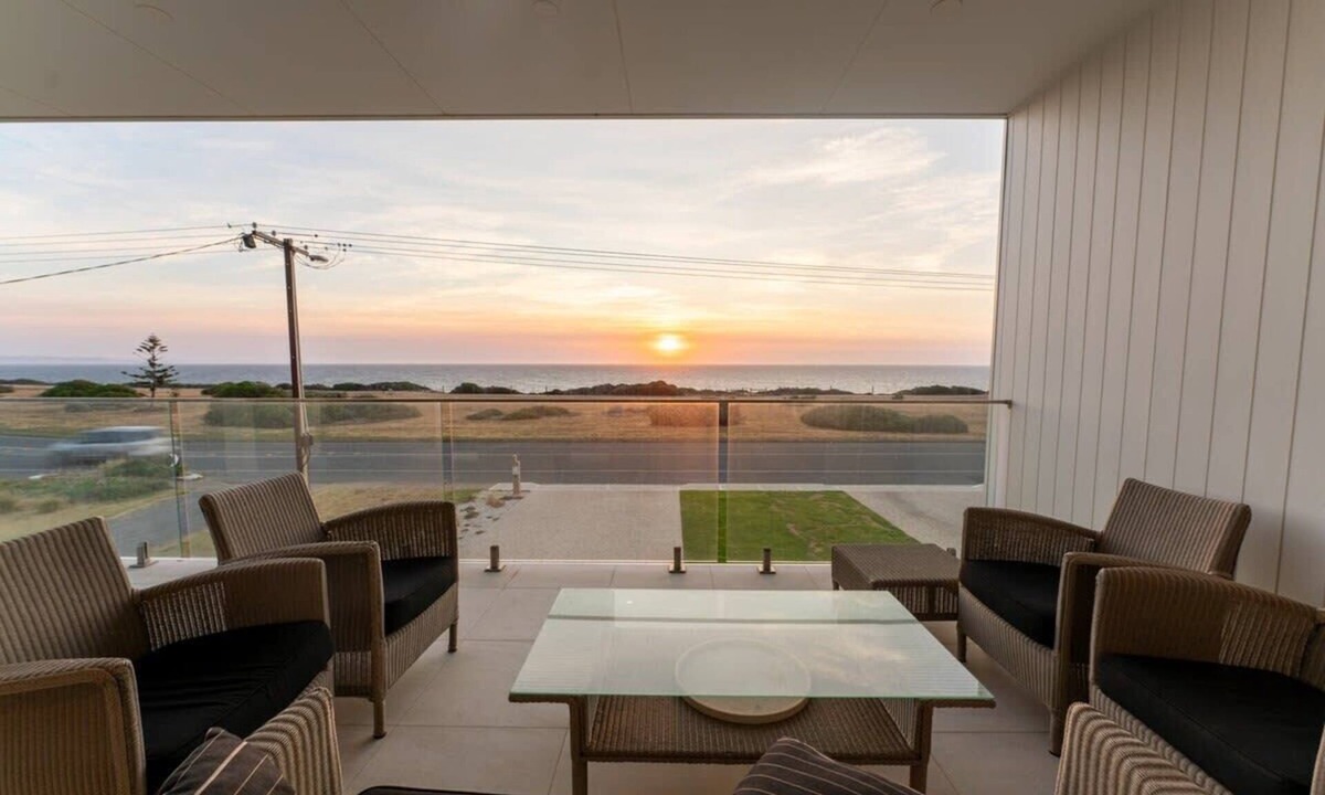 Port Noarlunga South House | Beachfront Luxury Sunset Views, Smeg Appliances