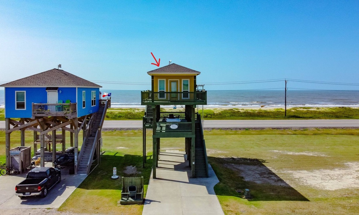 Port Bolivar House | Beachfront Beauty A Romantic Getaway