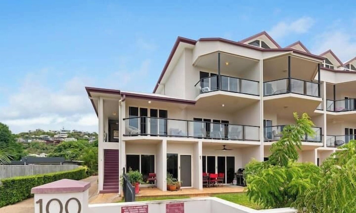 Belgian Gardens Apartment | Beachfront Bliss on Esplanade