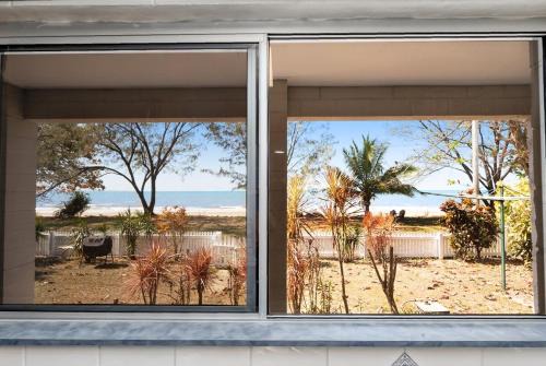 Saunders Beach House | Beachfront Bliss at Saunders Beach