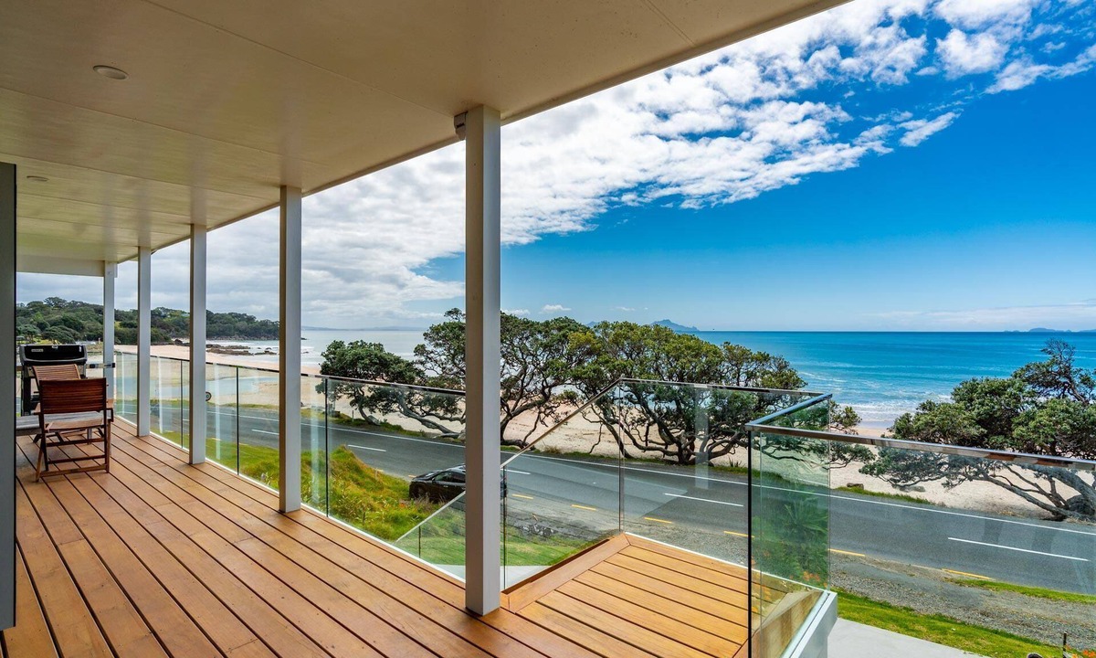 Langs Beach House | Beachfront Bliss - Beachfront Langs with spectacular views and spa pool