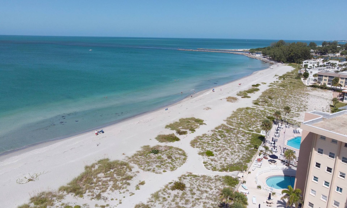 Venice Condo | BEACHFRONT BLISS: Your Gulf Coast Oasis