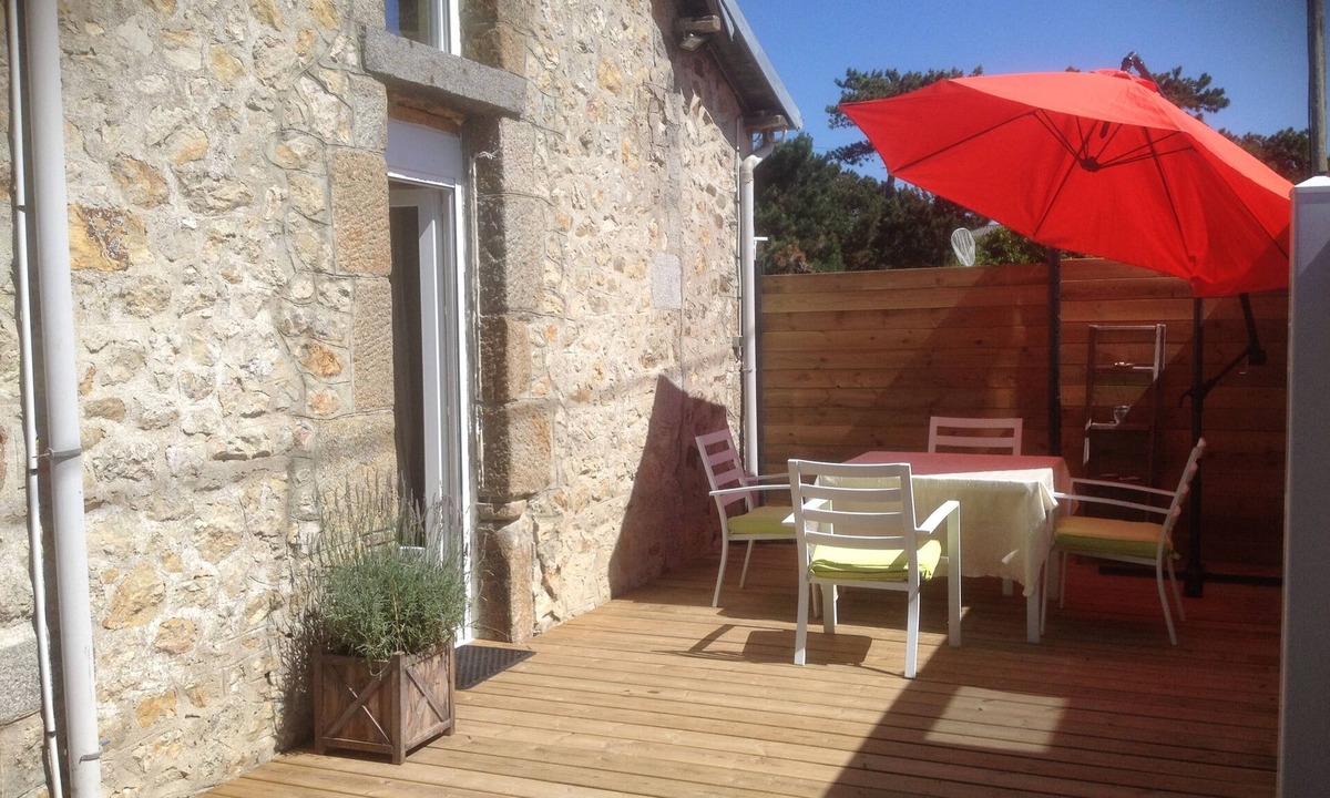 Donville-les-Bains House | Beachfront cottage, terrace and private parking