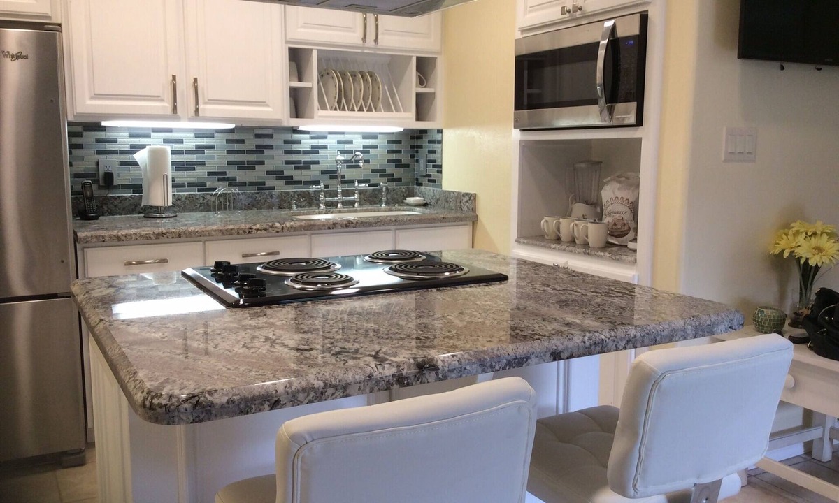 South Padre Island Condo | BeachFront Complex 1st. Floor, Next to Pool Come Join the FUN