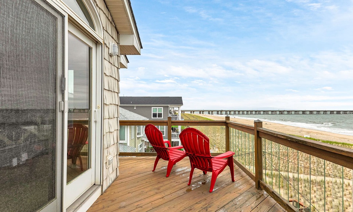 Chic's Beach House | Beachfront Chics Beach Home Garage