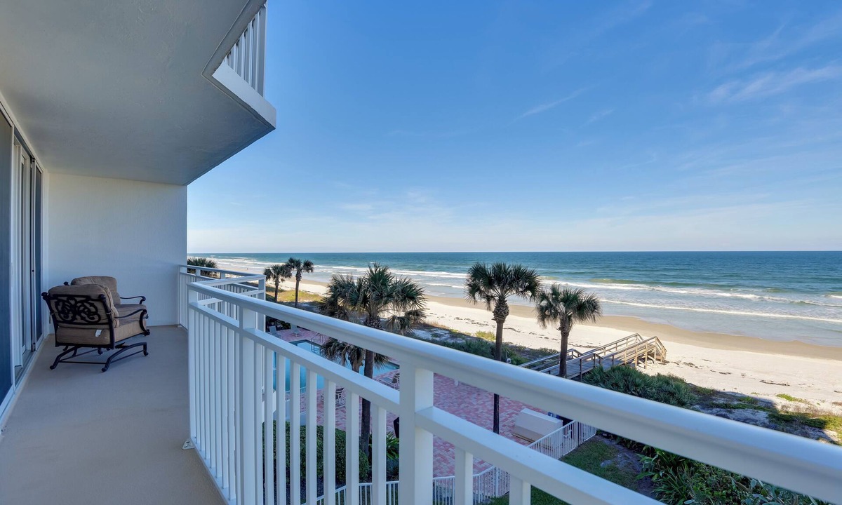 Ponce Inlet Condo | Beachfront Condo w/Pool Access in Ponce Inlet