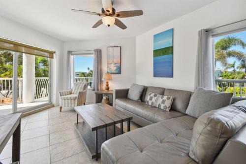 Treasure Island Apartment | Beachfront Corner Condo Large Balcony