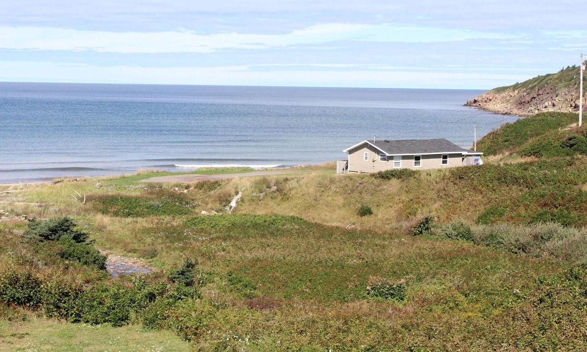 Inverness Cottage | Beachfront Cottage in Broad Cove Marsh