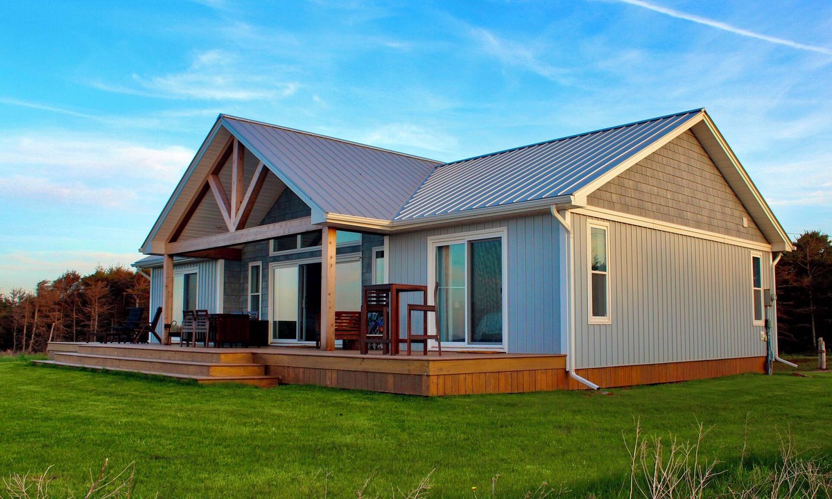 Darnley House | Beachfront Cottage Located In Amazing Thunder Cove