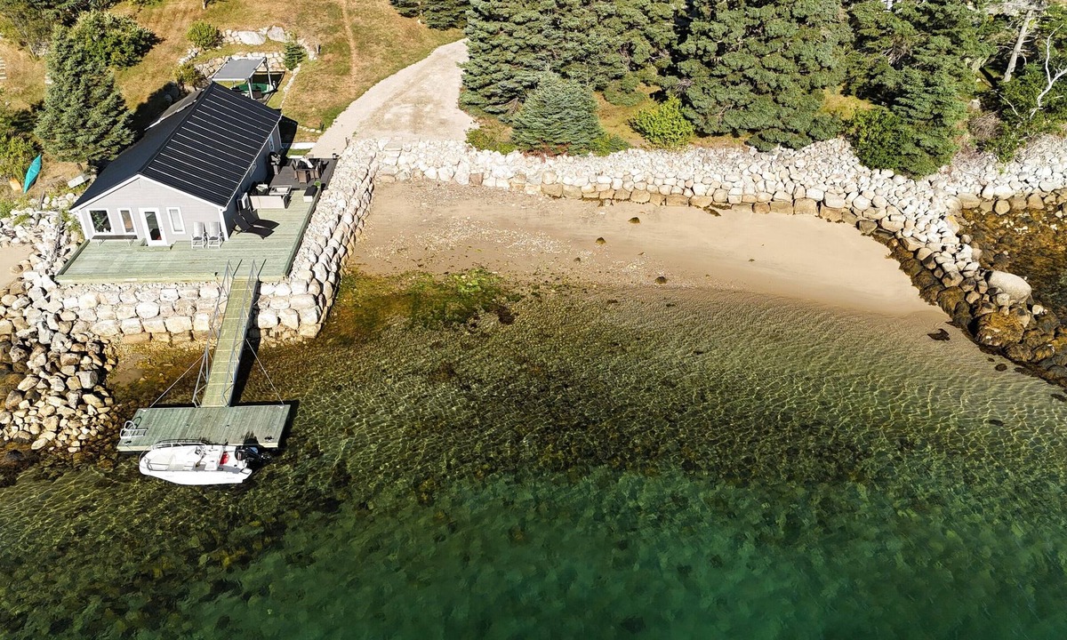 Ingramport Cottage | Beachfront Cottage on Beautiful St Margarets Bay - Ingramport, Nova Scotia
