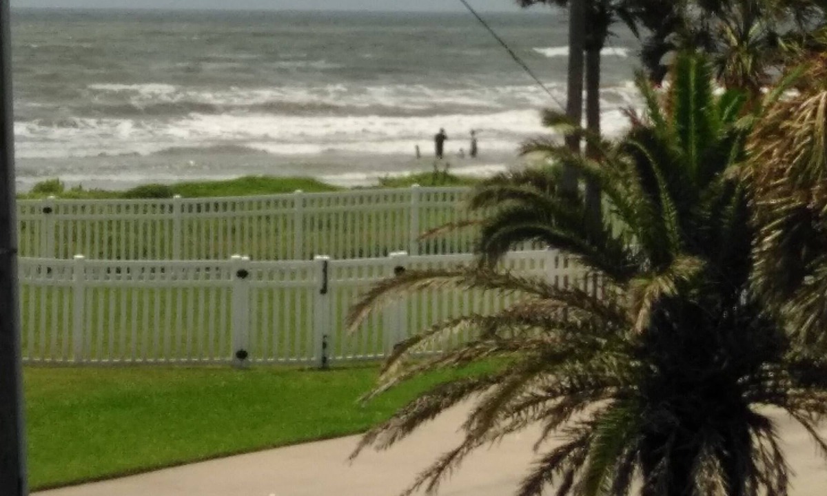 Indian Beach House | Beachfront Cul de sac Steps to the Water 2nd Row