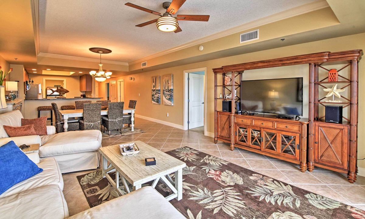 Holiday Isle Condo | Beachfront Destin Condo w/Pool & Harbor View!