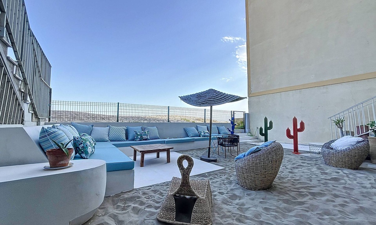 Carnon-Plage Apartment | Beachfront F3 Apartment with Parking in Carnon, Renovated, Direct Beach Access, Terraces, and Chic Decor