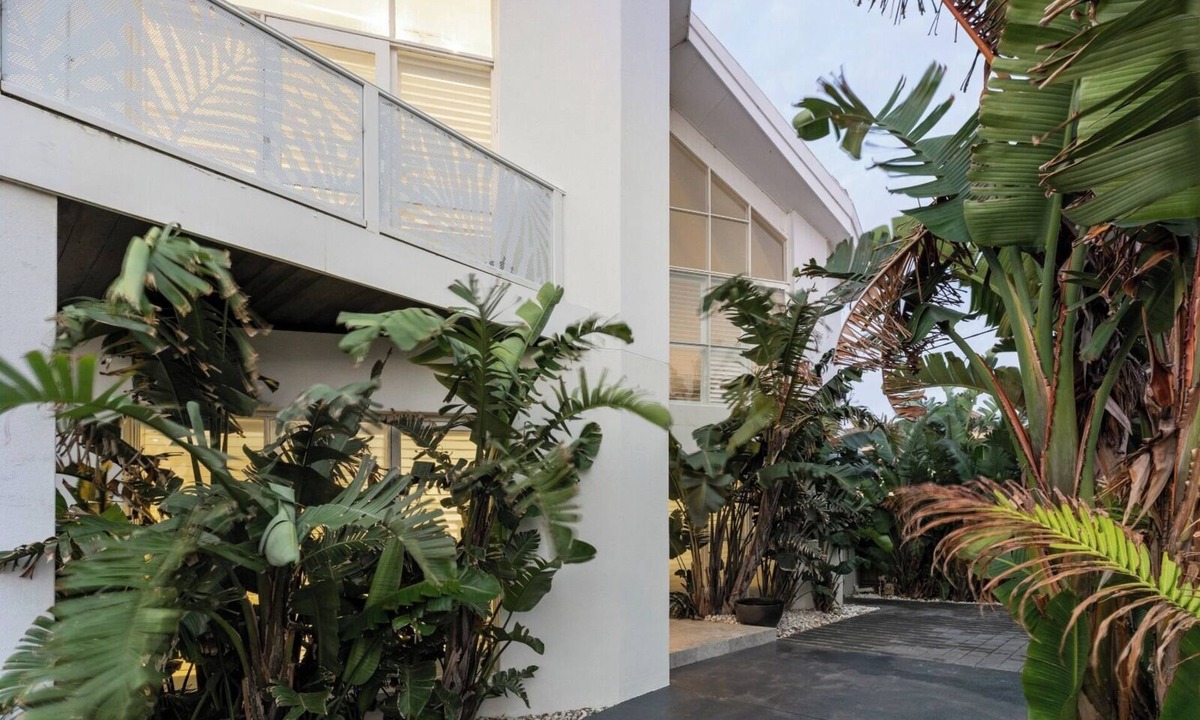 Aspendale House | Beachfront family masterpiece