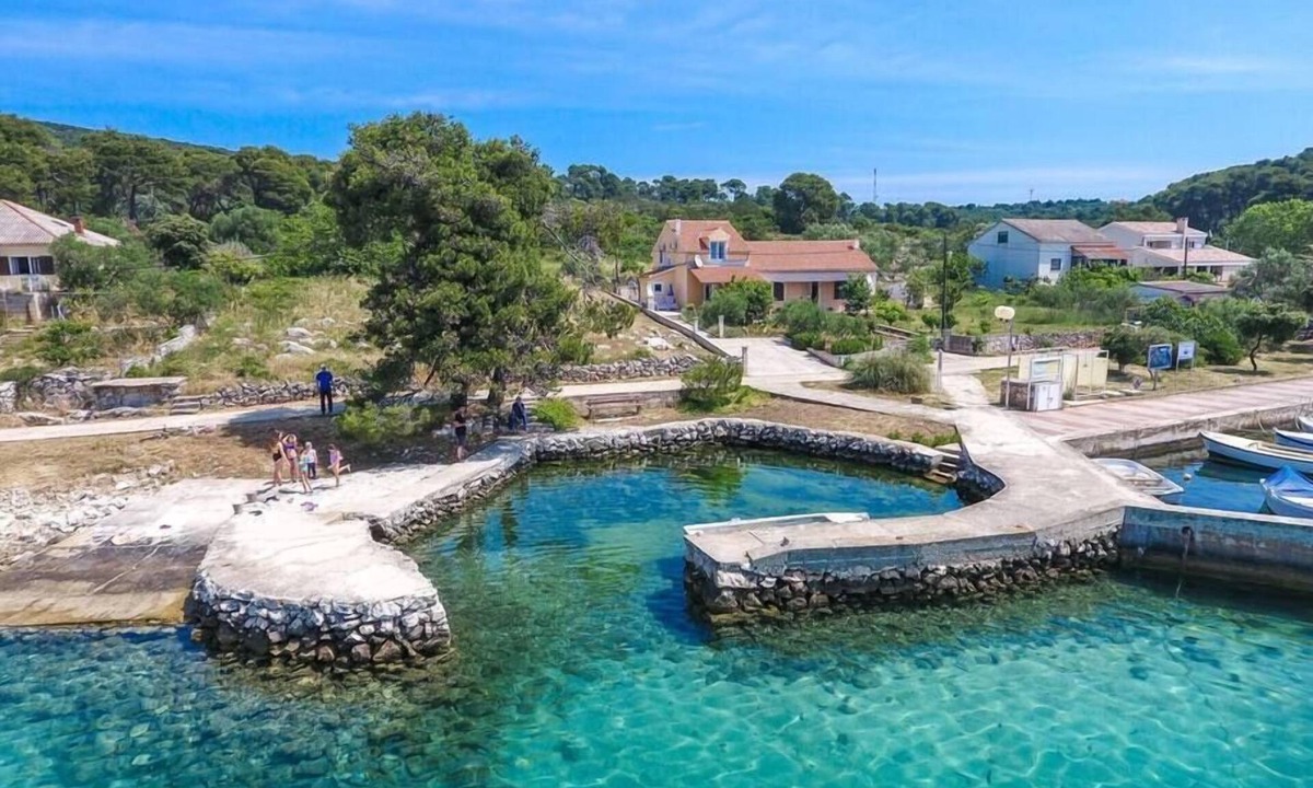 Molat House | Beachfront Holiday House Zita