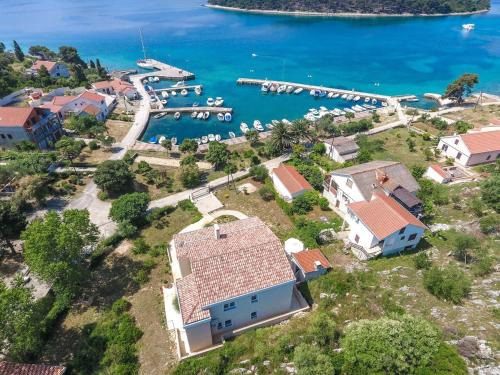 Molat House | Beachfront Holiday House Kaliope