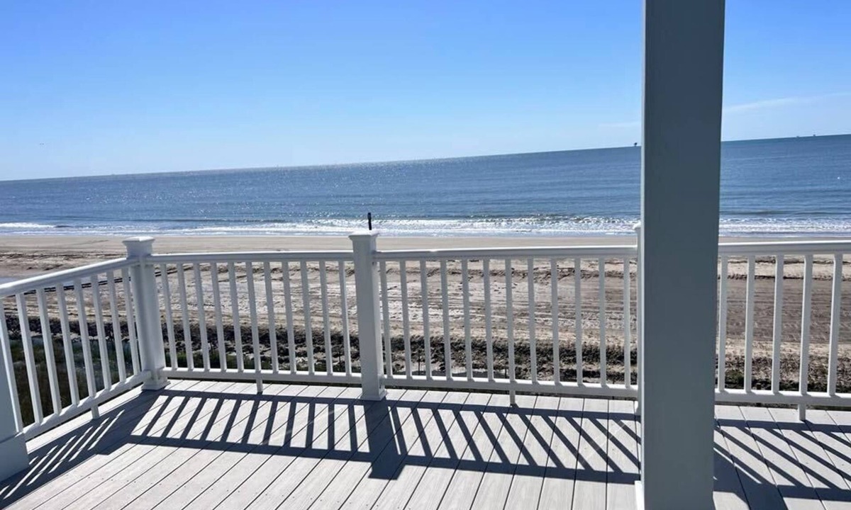 Grand Isle House | Beachfront home on Grand Isle