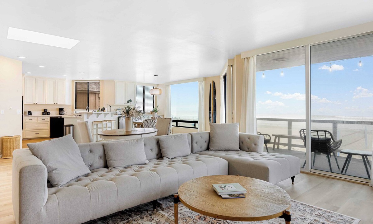South Mission Beach Condo | Beachfront Home w/Ocean Views Right on Mission Beach Belmont by Avantstay