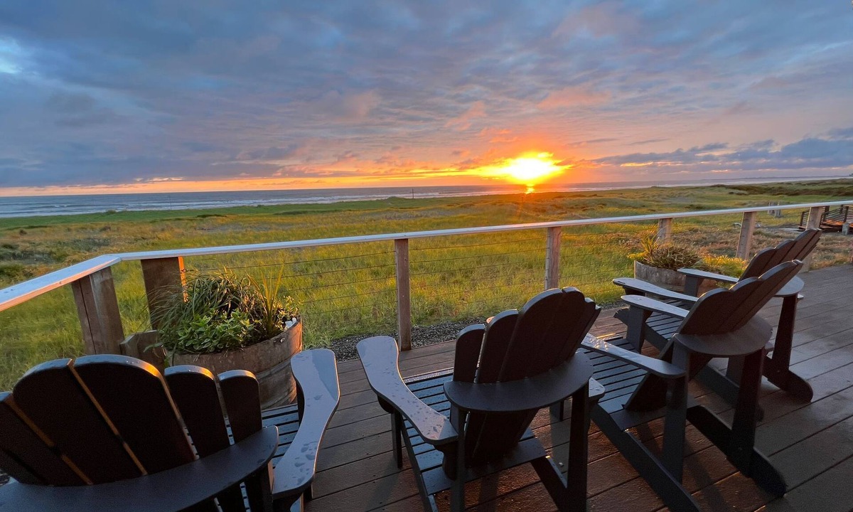 Cohassett Beach House | Beachfront home with majestic ocean views.