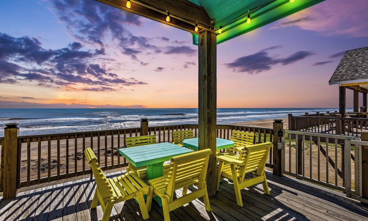 Gilchrist House | Beachfront | Hot Tub, Game Room, & Lift