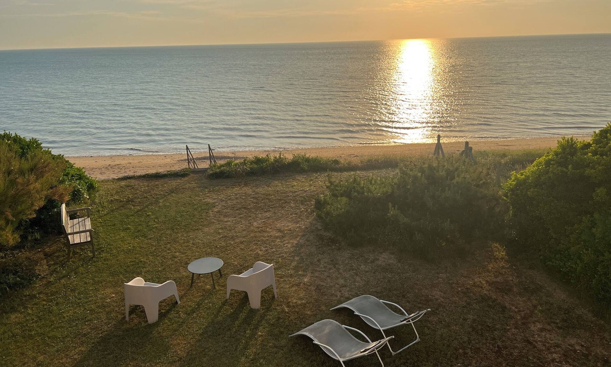 Jullouville House | Beachfront house with direct access to Jullouville beach