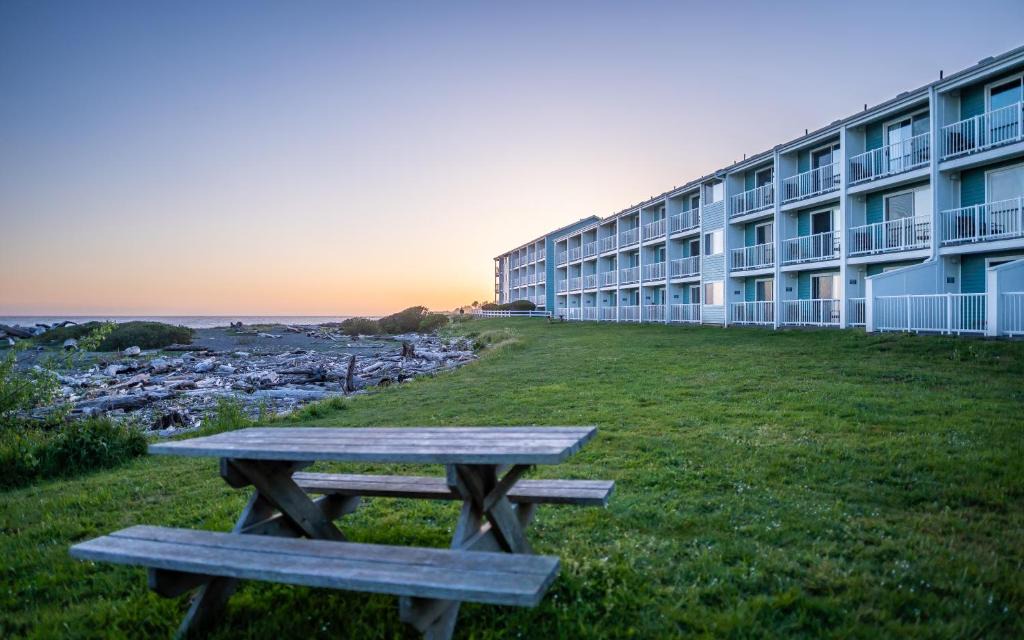 Harbor Hotel | Beachfront Inn