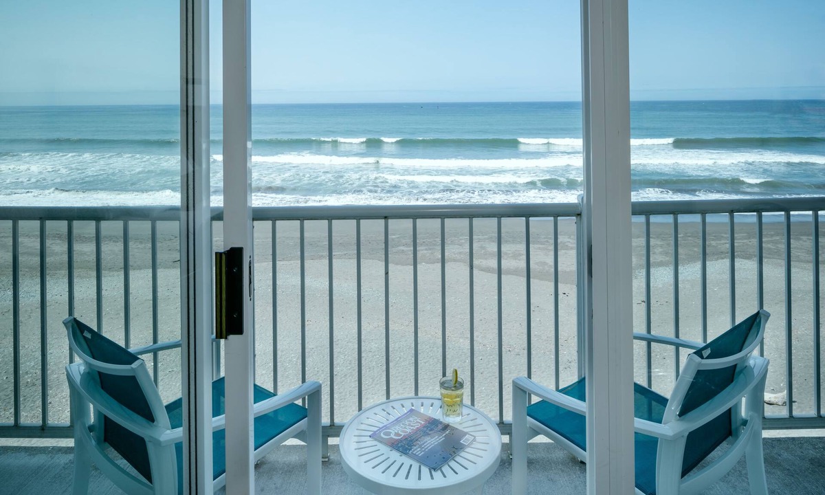 Harbor Hotel | Beachfront Inn
