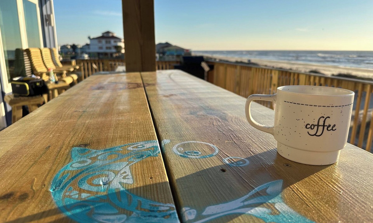 Surfside Beach House | Beachfront Luxury! New Build 2026! Hot Tub. Pets