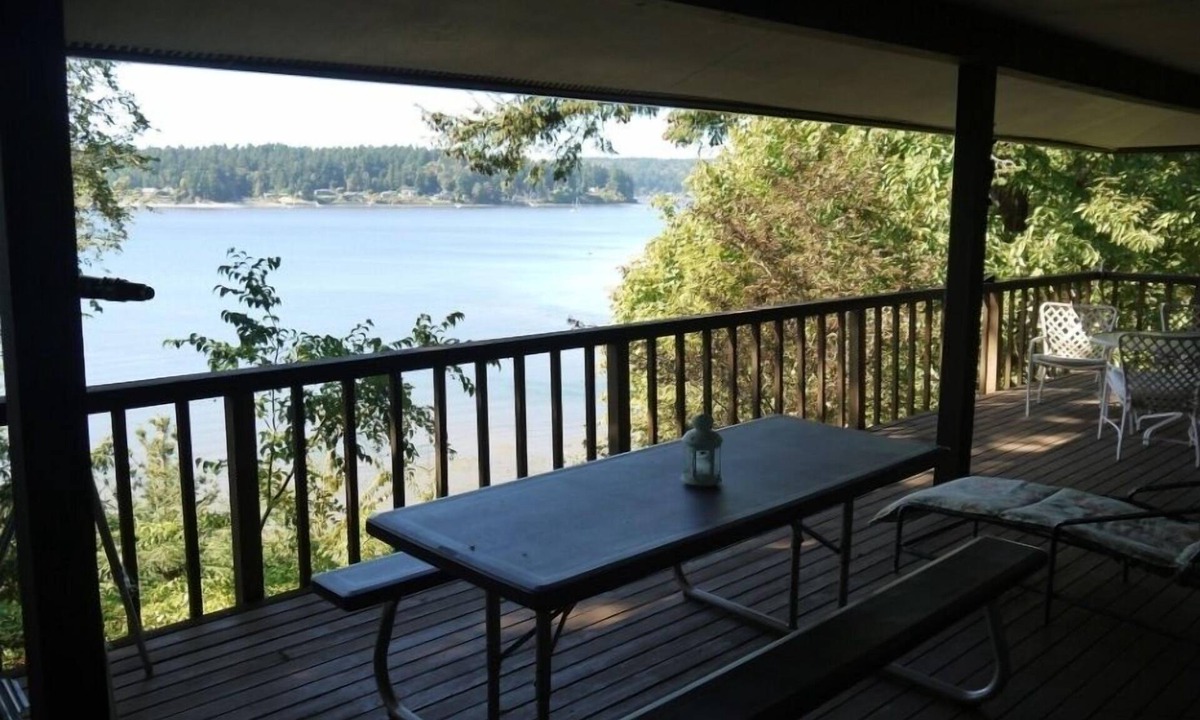 Vashon Island House | Beachfront, Luxury home with amazing panoramic view.